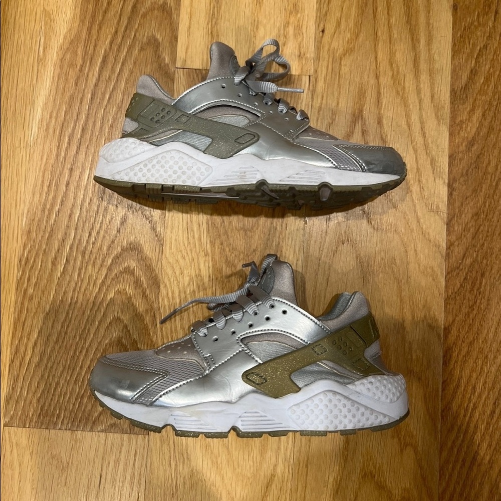 Nike huarache silver sz7 2014